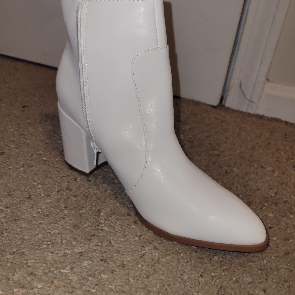 BOOTS - Picture 2 of 3